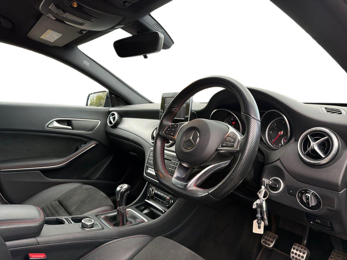Mercedes-Benz CLA Photo autoimg-df7db21ee9503cc7d49b99973903249d934d8593.jpg