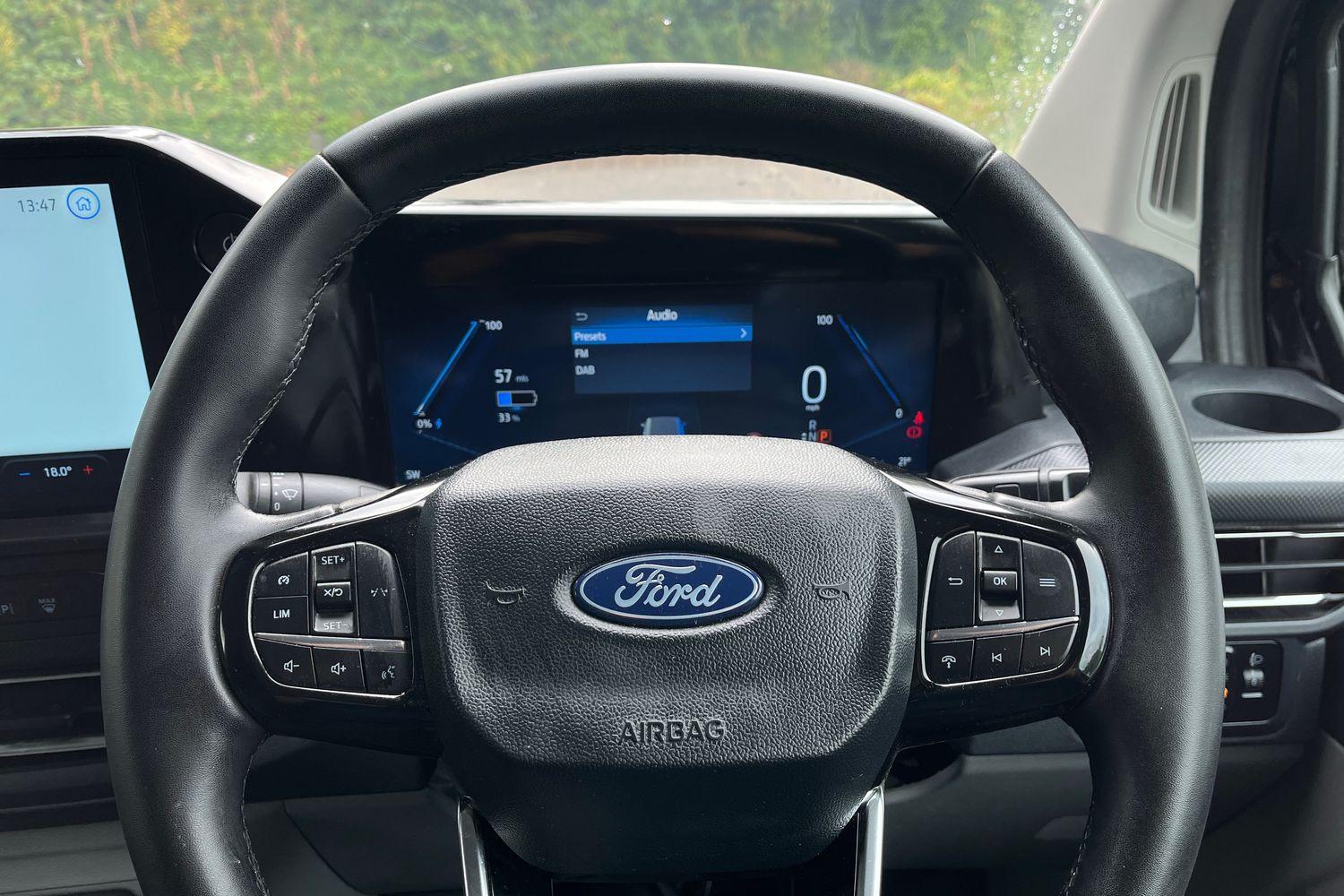 Ford E-TRANSIT CUSTOM Photo 11