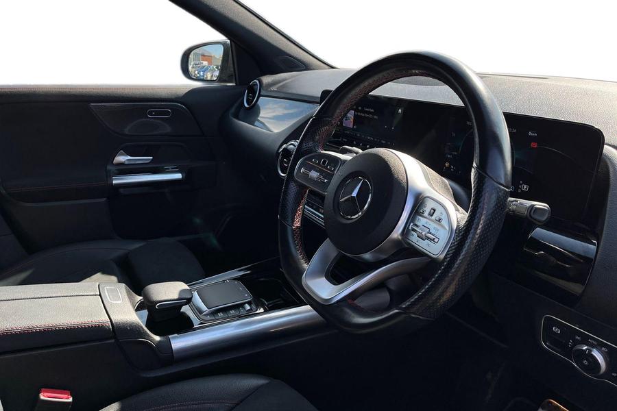 Mercedes-Benz GLA Photo autoimg-df81fc2218d35e9861336d0c666d8b8d3fc762a9.jpg