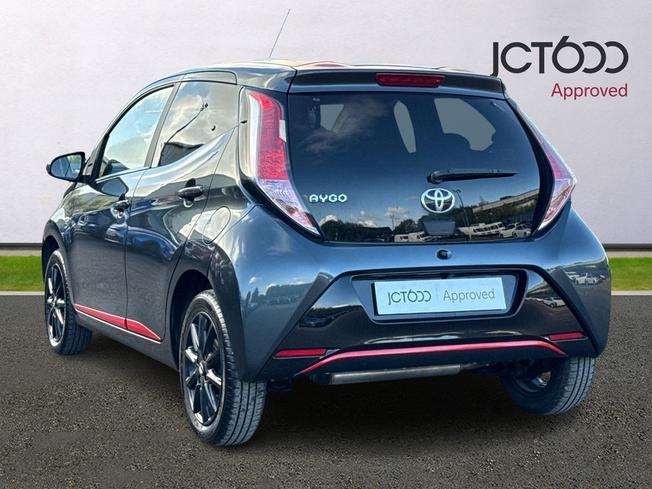 TOYOTA Aygo Photo 3