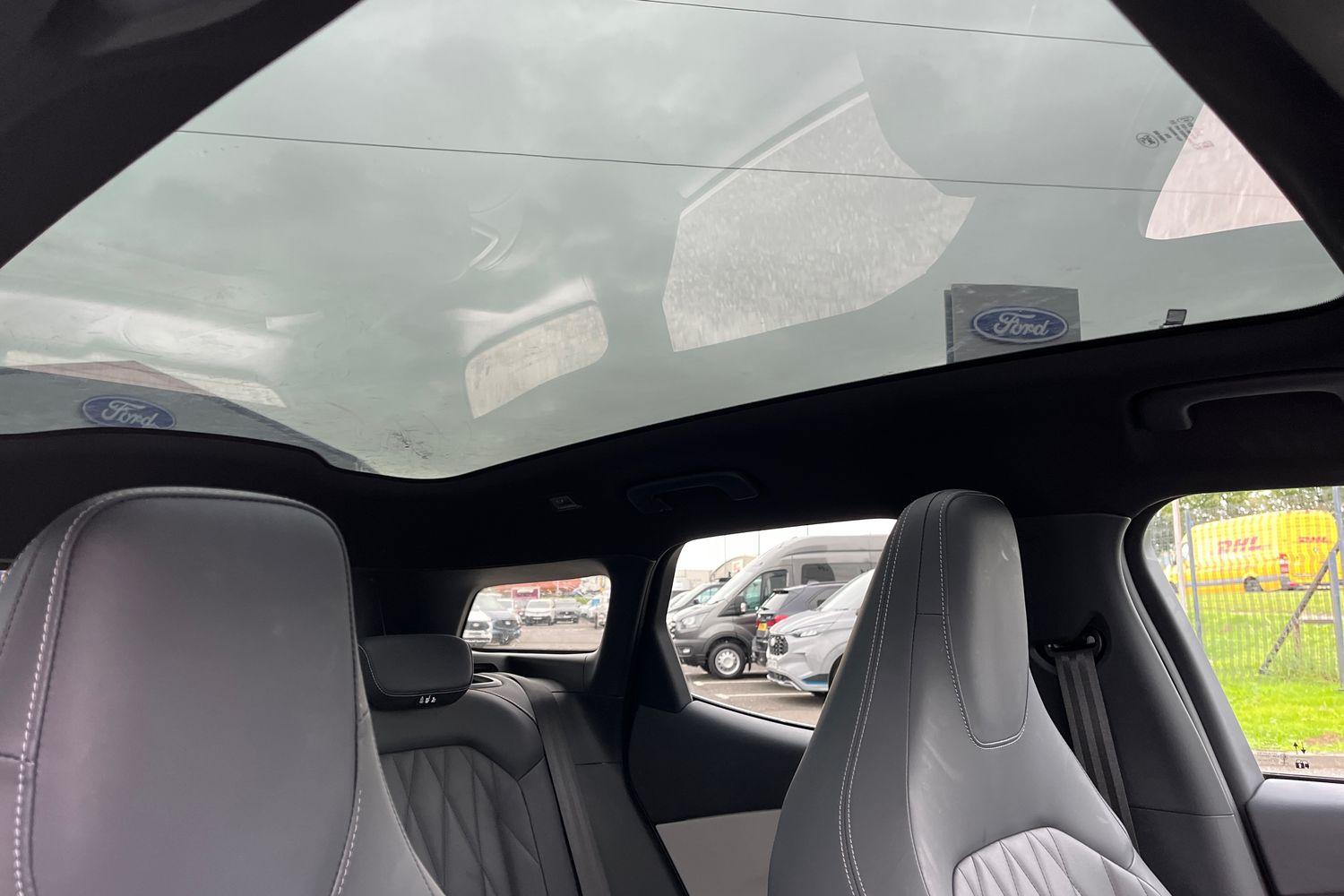 Ford Explorer Photo 30