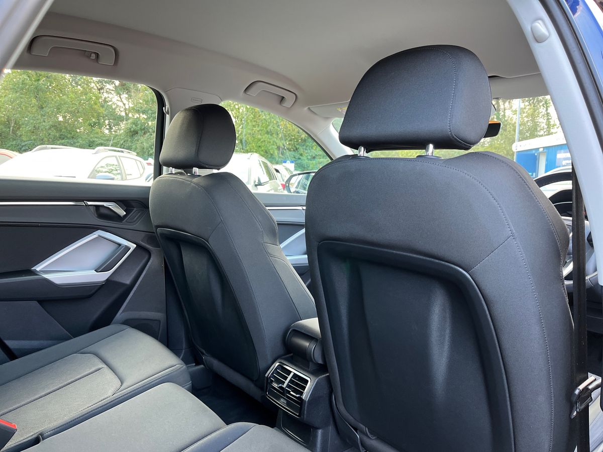 Audi Q3 Photo 30