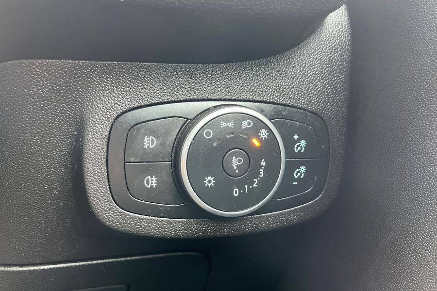 Ford Fiesta Photo autoimg-df8c12aa68f4216880ea8c6ae1eab129d9bba6d7.jpg