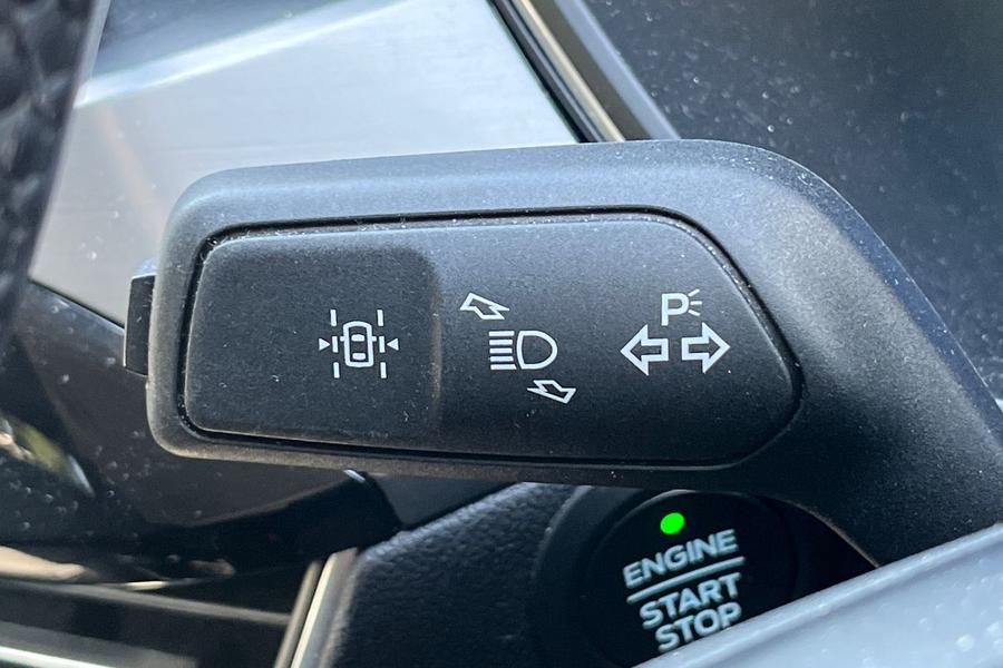 Ford Kuga Photo autoimg-df9173906b6ab3d30fe898db78210f0a1039168c.jpg