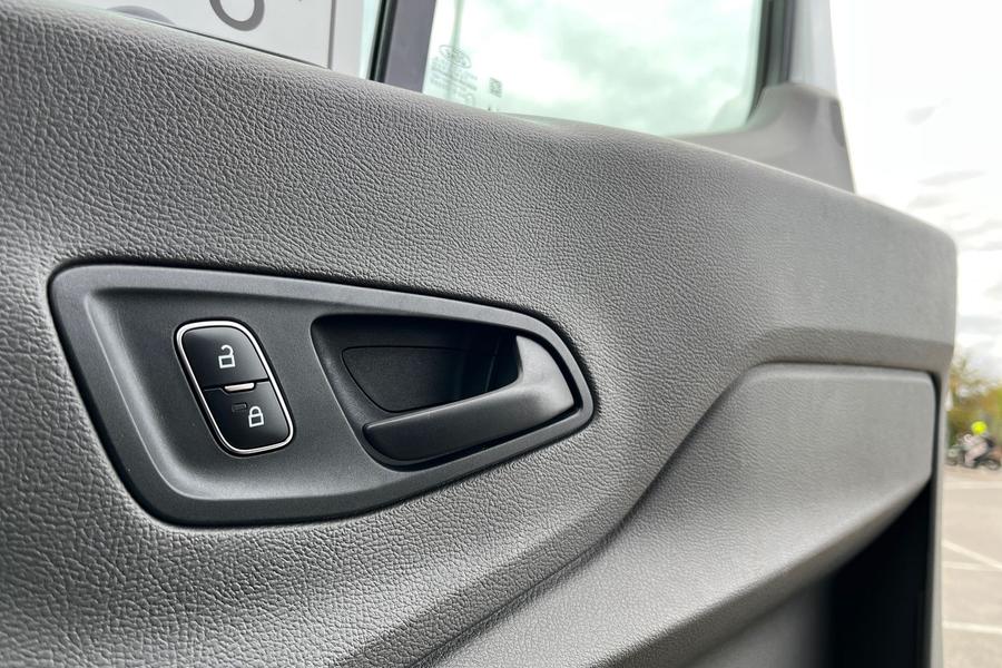 Ford TRANSIT Photo autoimg-df94a8f39de05201677c362af7cf2f7ad9a6e5d9.jpg
