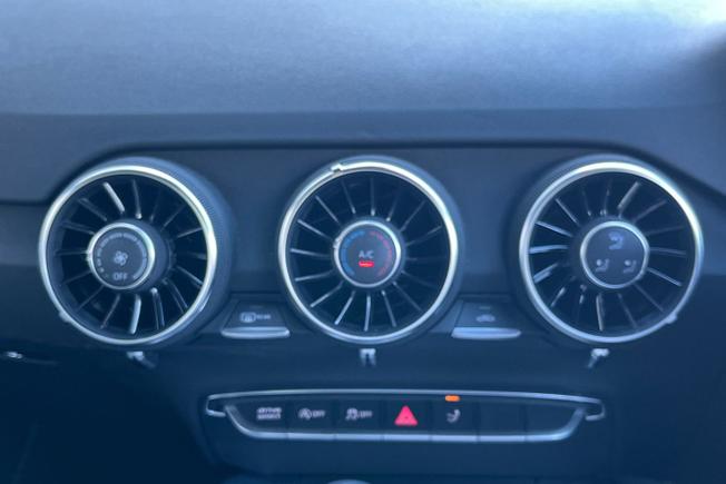 AUDI TT Photo 30