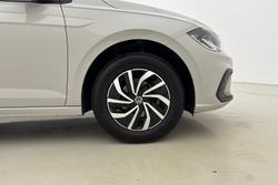 VOLKSWAGEN Polo Photo 5