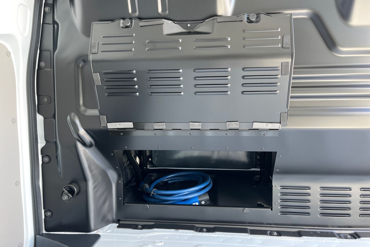 Ford E-Transit Custom Photo 26
