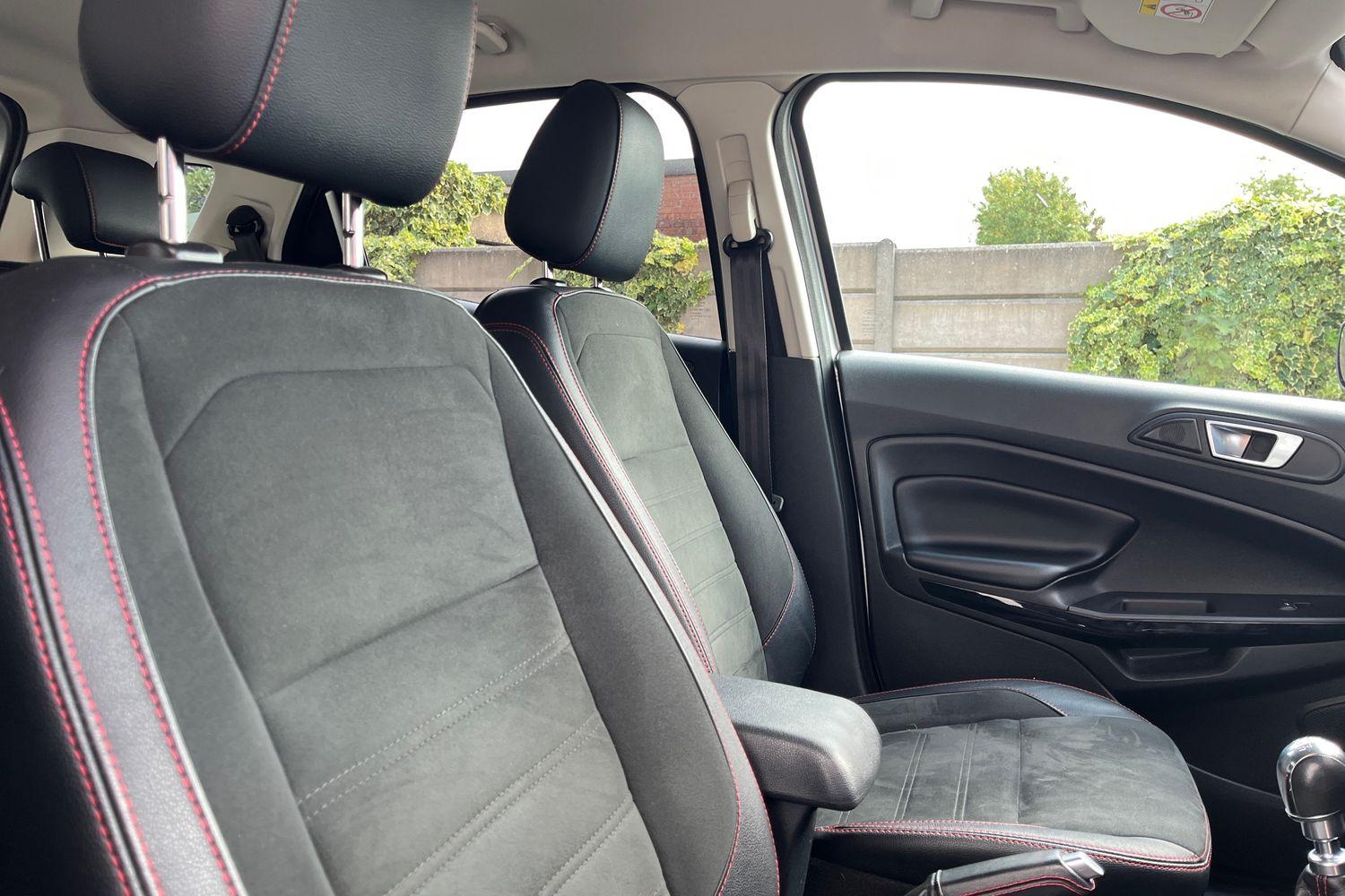 Ford ECOSPORT Photo 16