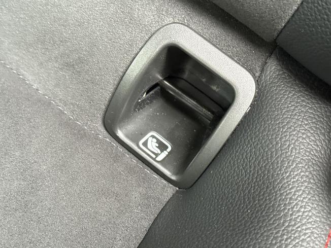 MERCEDES-BENZ GLA Photo 47