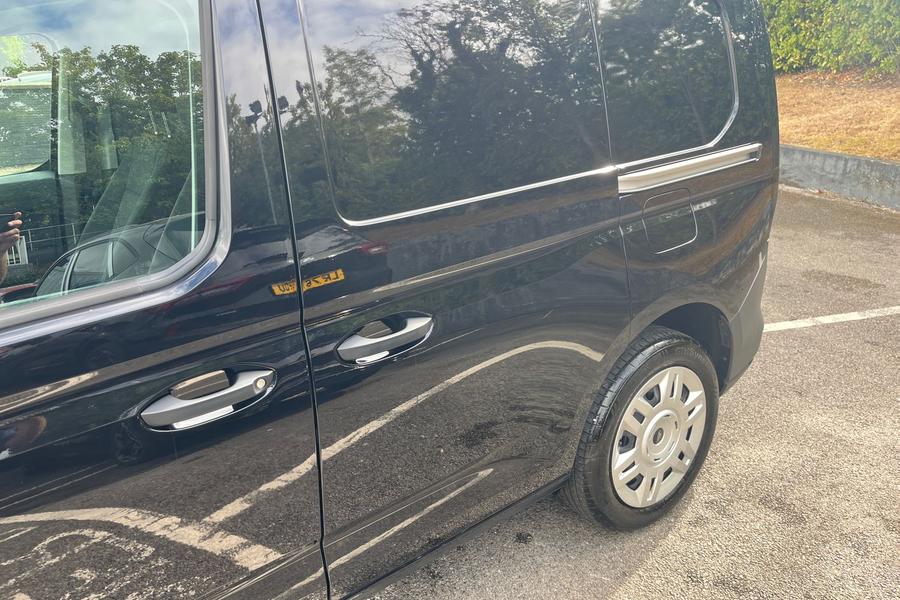 Ford TRANSIT CONNECT Photo autoimg-dfa1fe751378902e07474f66c6ea360aa050f7e2.jpg