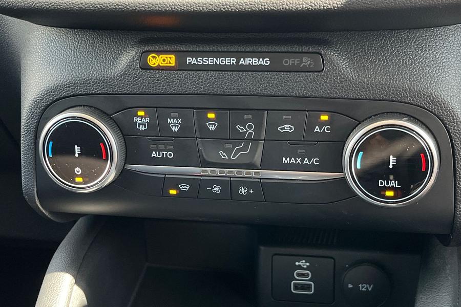 Ford Kuga Photo autoimg-dfa5f2e5d302c224b54aea8a37703f21bbbff483.jpg