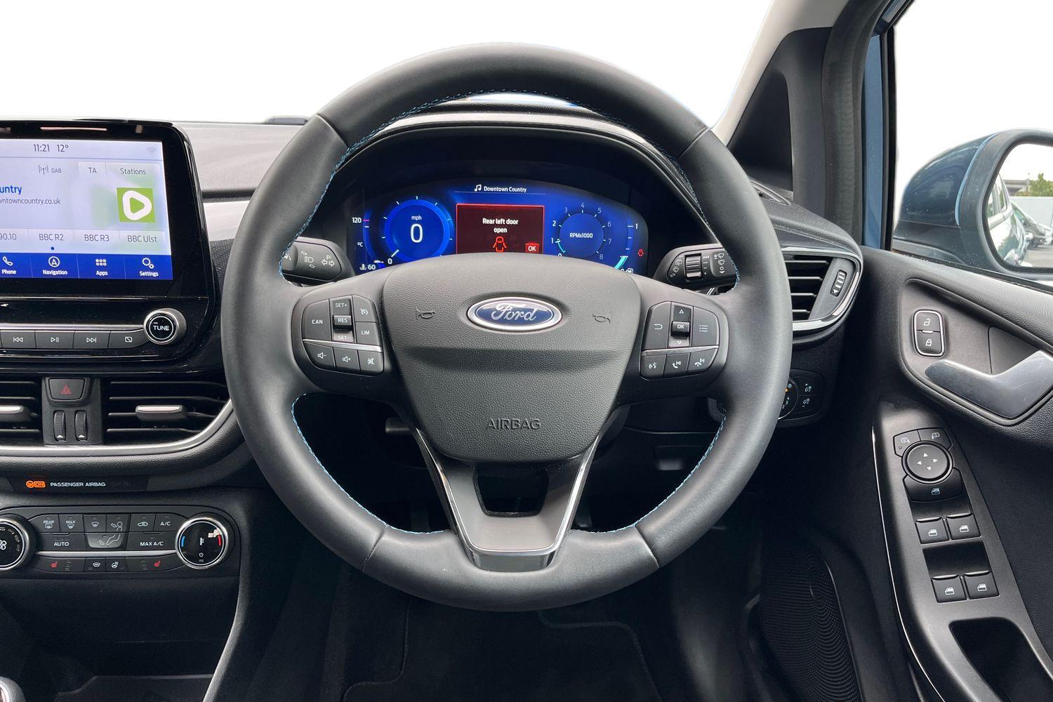 Ford FIESTA Photo 10