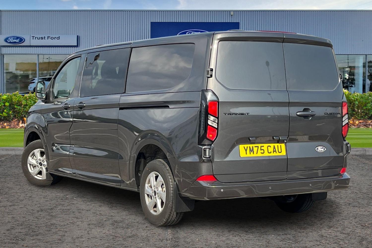 Ford TRANSIT CUSTOM Photo 1