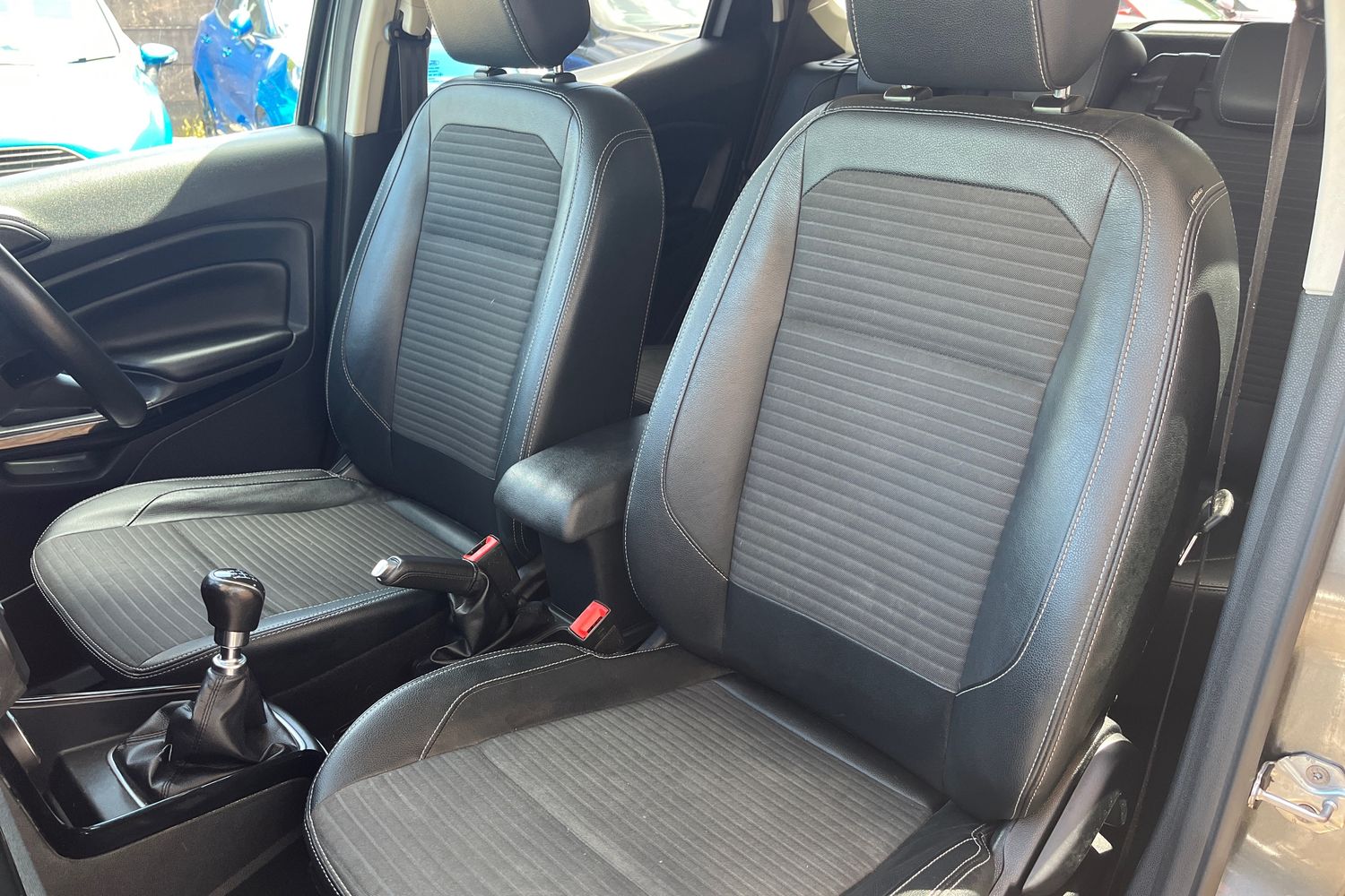Ford EcoSport Photo 18