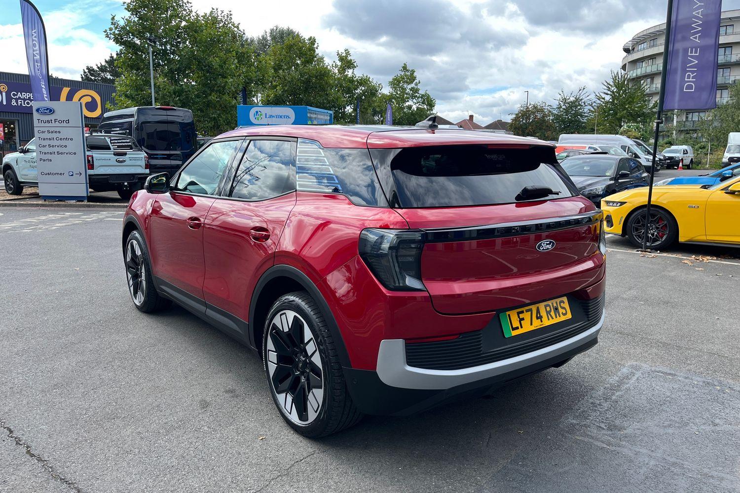 Ford EXPLORER Photo 34