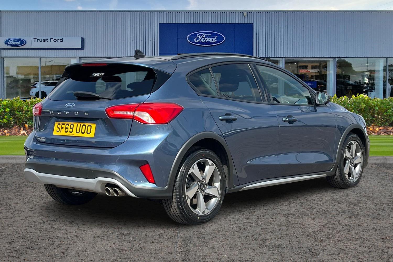 Ford Focus Photo 3