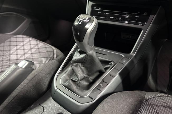 VOLKSWAGEN Polo Photo 23