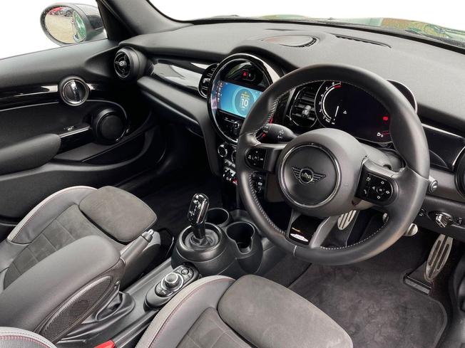 MINI Hatch Photo 6