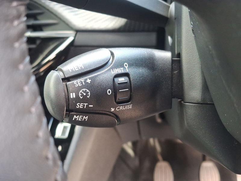 Used Peugeot 2008 HY74OAA 39