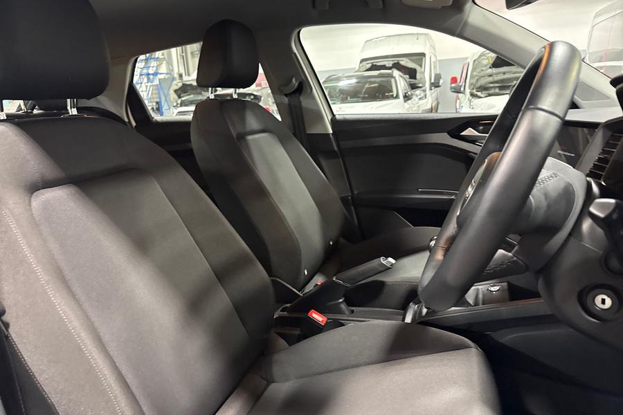Audi A1 Photo autoimg-dfb9f84a625c7cbb487fb6f9e6483c48f60bfb98.jpg
