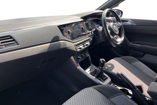 Volkswagen Polo Photo autoimg-dfbc5f395c791f74eef47db98b9732e09fa44483.jpg