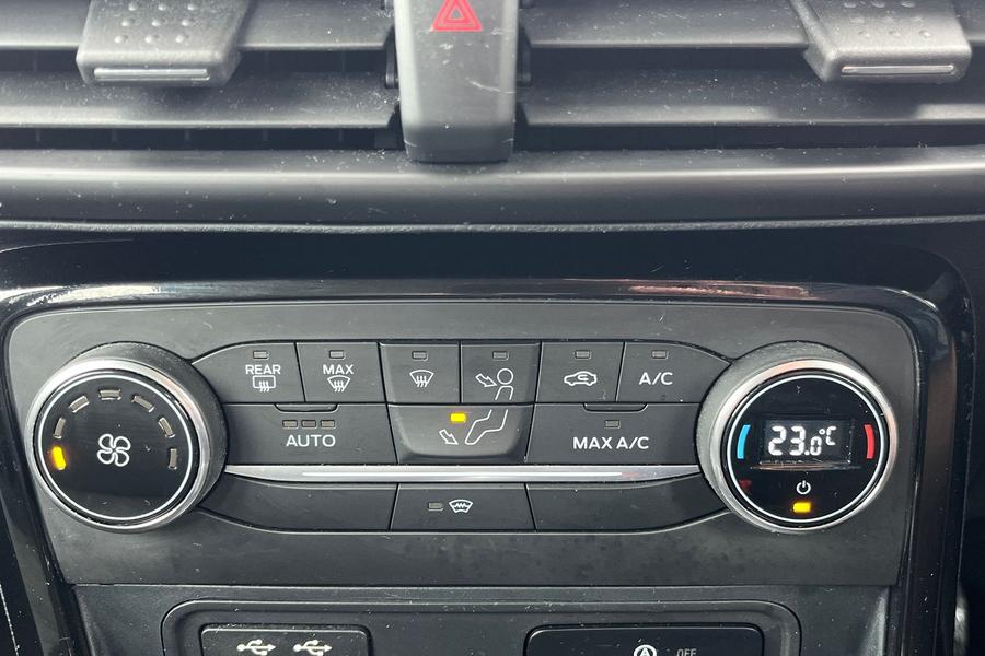 Ford EcoSport Photo autoimg-dfbe2d3109fdec43a516764f8814f30b67f45452.jpg