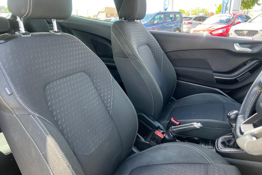 Ford FIESTA Photo autoimg-dfc22bbedceff6ba38b33b83c9e11029ed299e8e.jpg