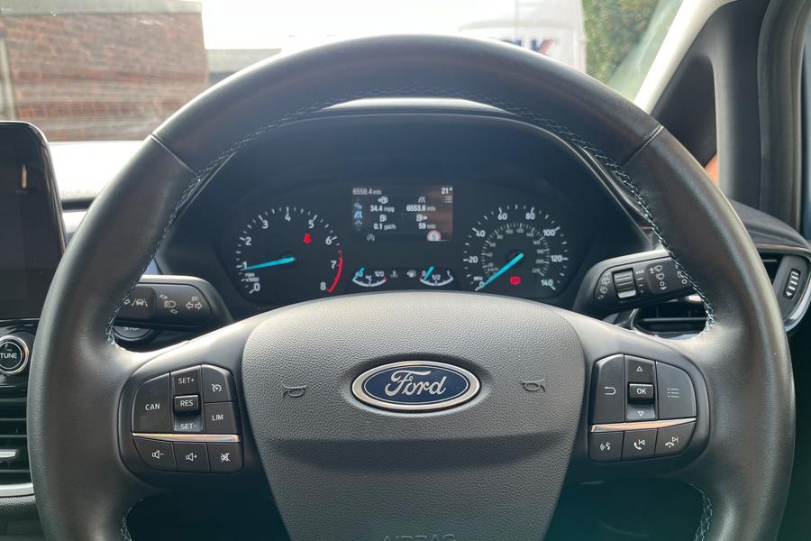 Ford FIESTA Photo autoimg-dfc6aa79f3ed4ad5bba721d58eee1b2c59f5df04.jpg