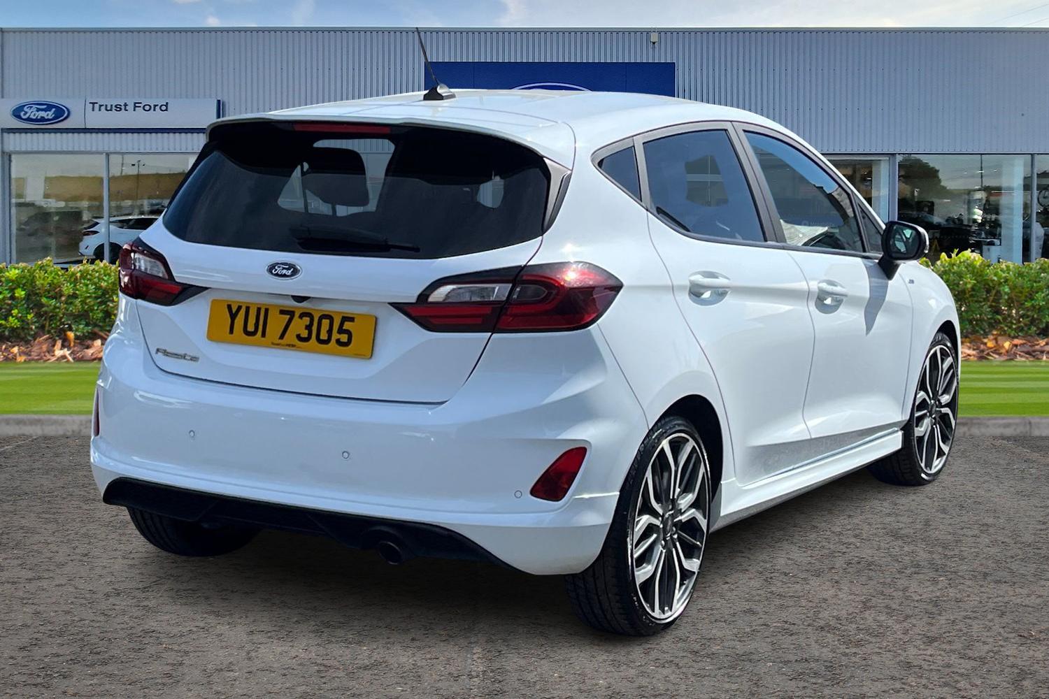 Ford FIESTA Photo 3