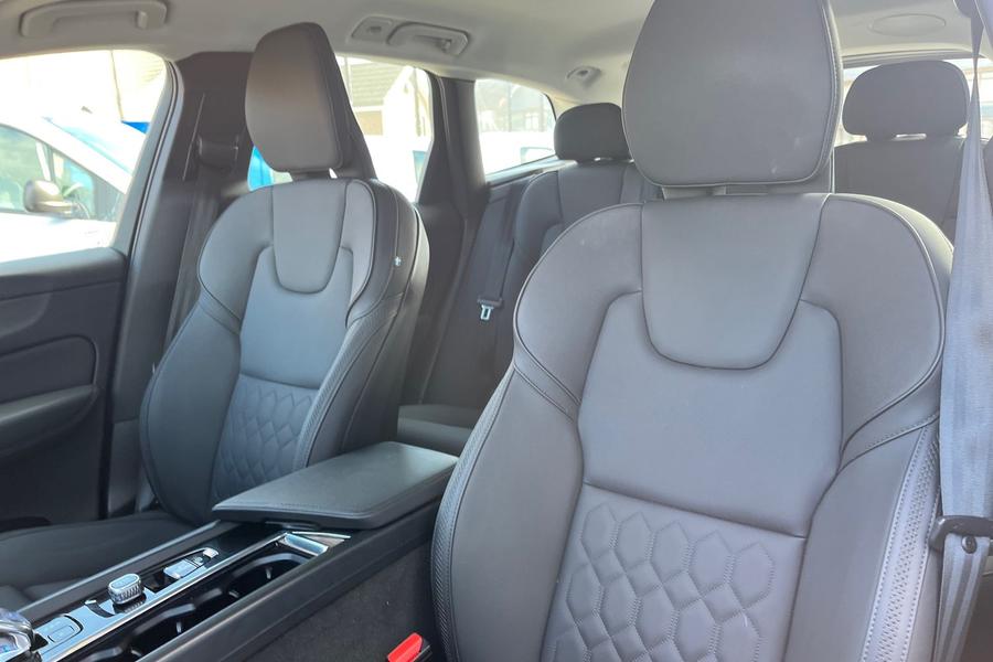 Volvo XC60 Photo autoimg-dfc90db6dfe509ac8924fbdd0f4275281fb6bad7.jpg