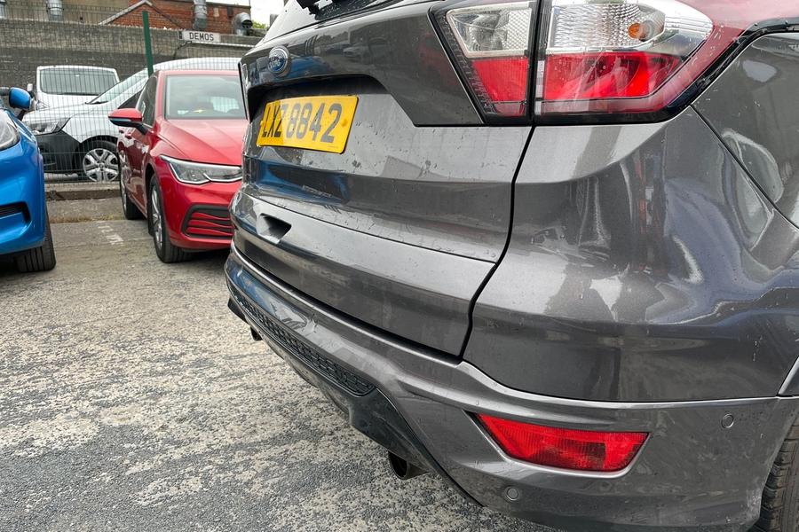 Ford KUGA Photo autoimg-dfcb26aab8f91f934f54b9733e9ffb03685f986a.jpg