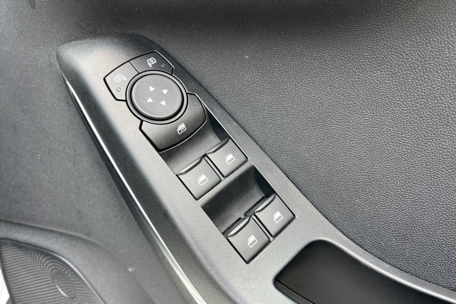 Ford FIESTA Photo 15