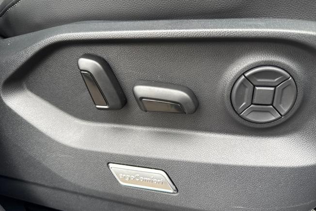 VOLKSWAGEN Touareg Photo 27