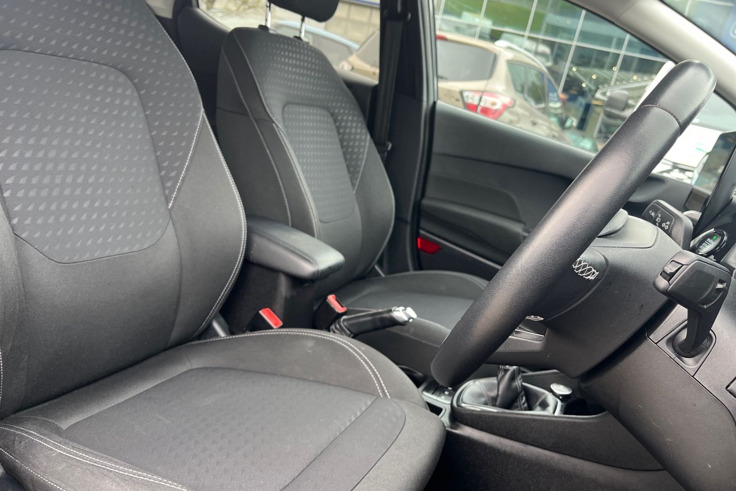 Ford Fiesta Photo 16