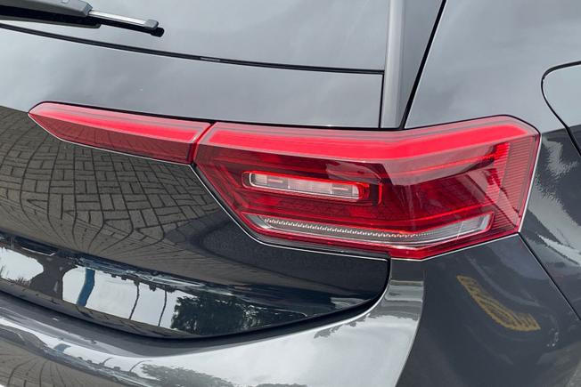 VOLKSWAGEN ID.3 Photo 18