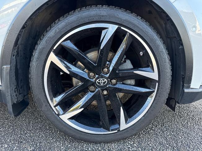 TOYOTA C-Hr Photo 5
