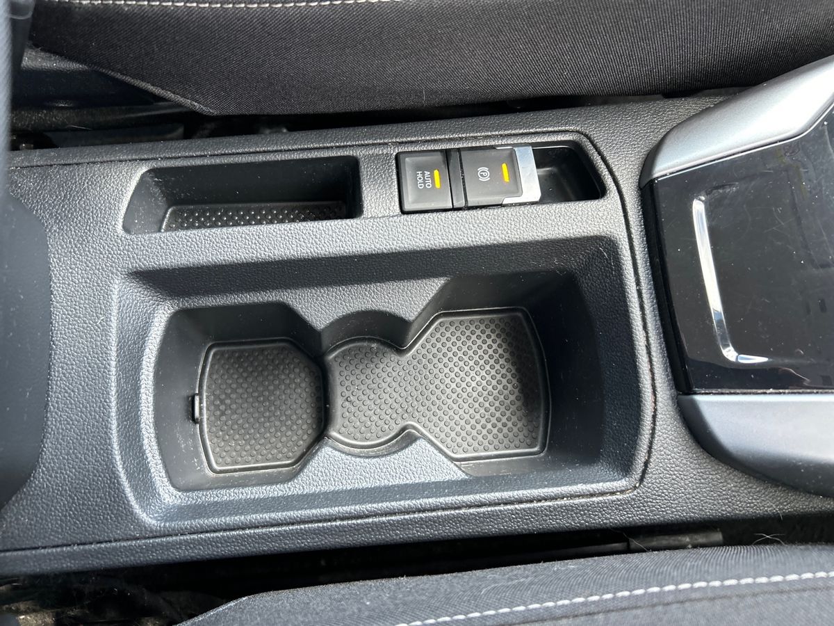 Volkswagen T-Roc Photo 32