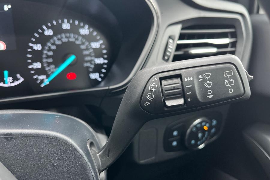 Ford FOCUS Photo autoimg-dfdca1dc8242fa19a521eb36e8600f427f6bba65.jpg