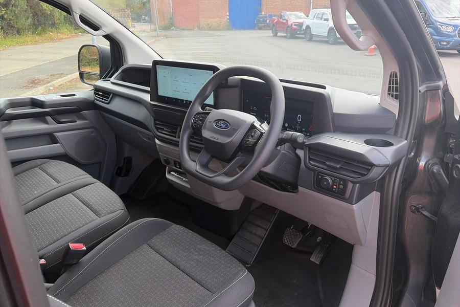 Ford TRANSIT CUSTOM Photo autoimg-dfdf3e946f2457c6ff54d37fe126a5b10244dc8d.jpg