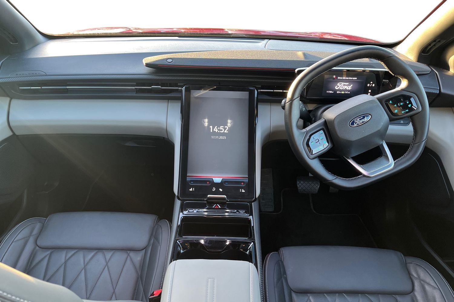 Ford Explorer Photo 9