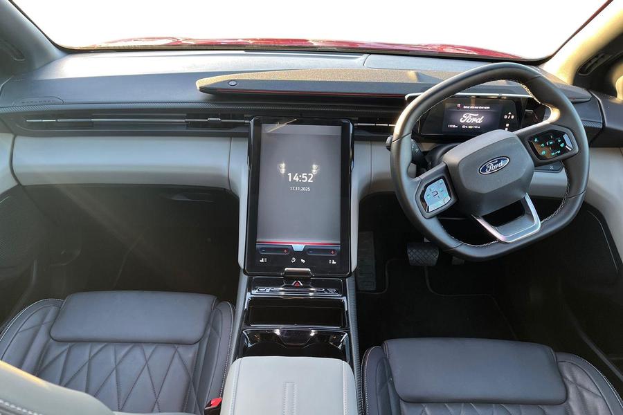 Ford Explorer Photo autoimg-dfe38bfe6a59a0d11737d33316e9a689dbbe6d5f.jpg