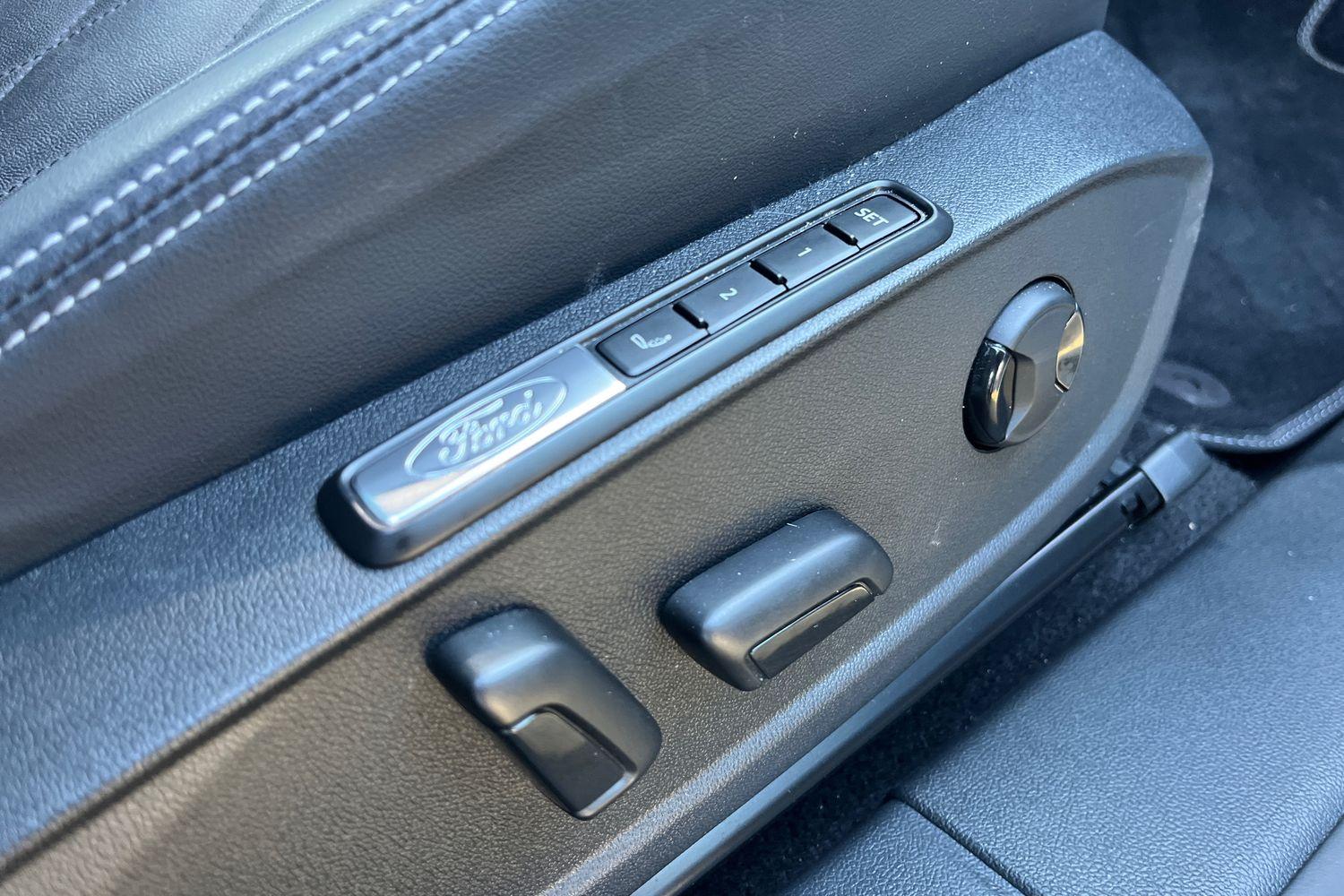 Ford Explorer Photo 34