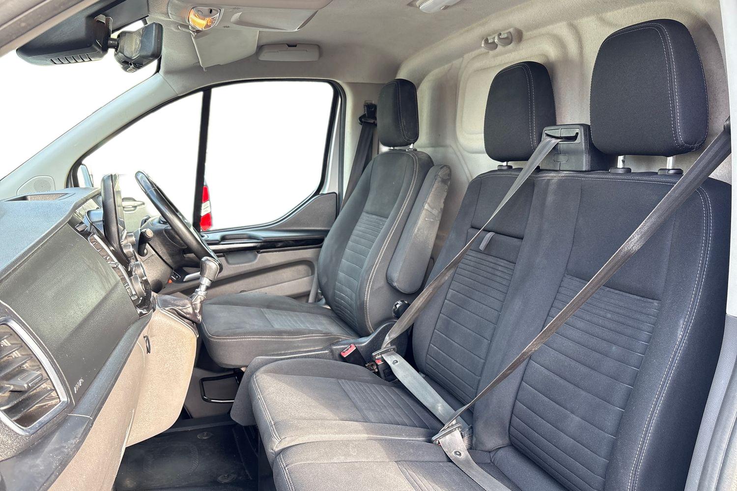 Ford TRANSIT CUSTOM Photo 9
