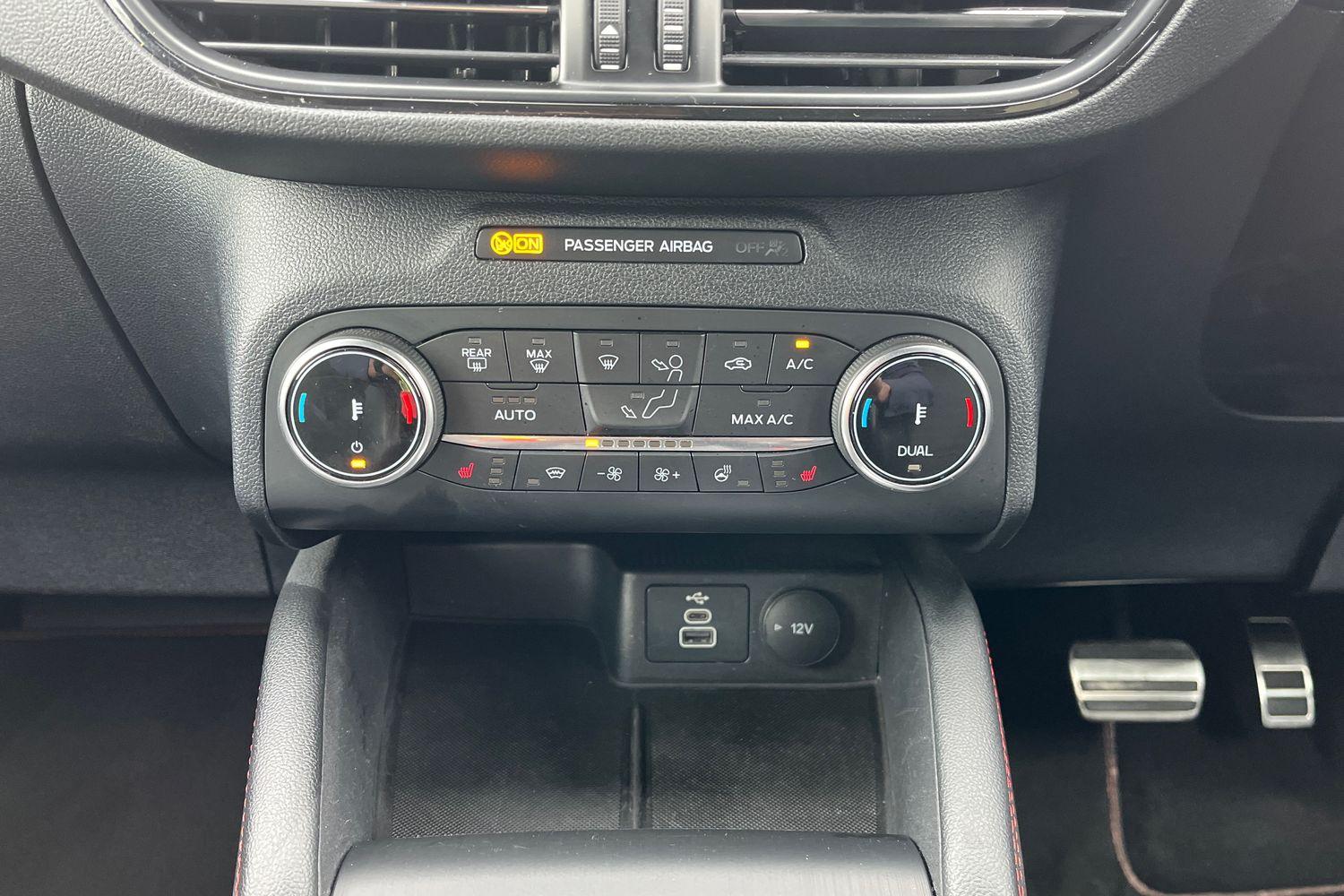 Ford KUGA Photo 23