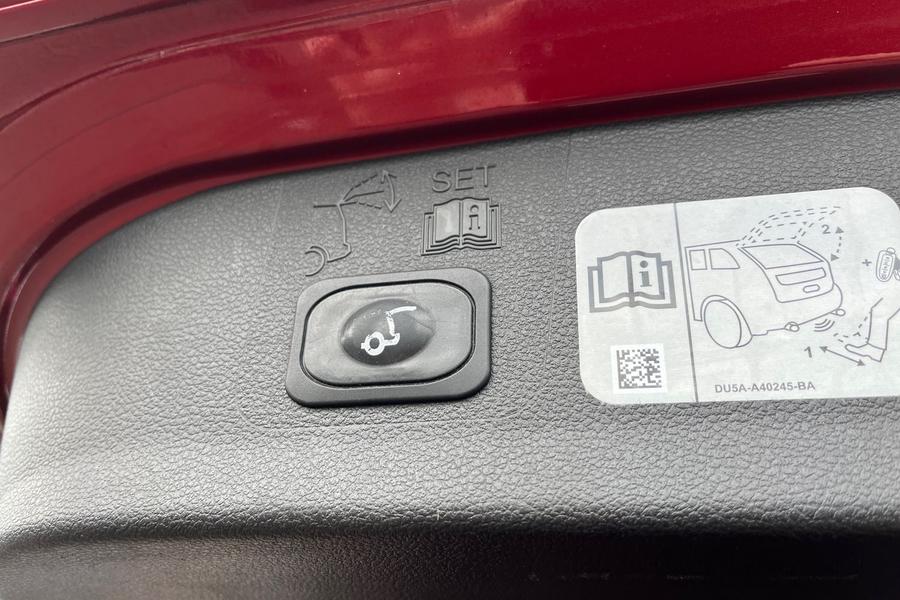 Ford KUGA Photo autoimg-dfed4159ae2868a1e9e5aa2ea318e31119fae4f6.jpg