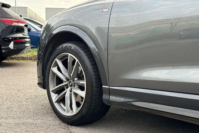AUDI Q3 Photo 24