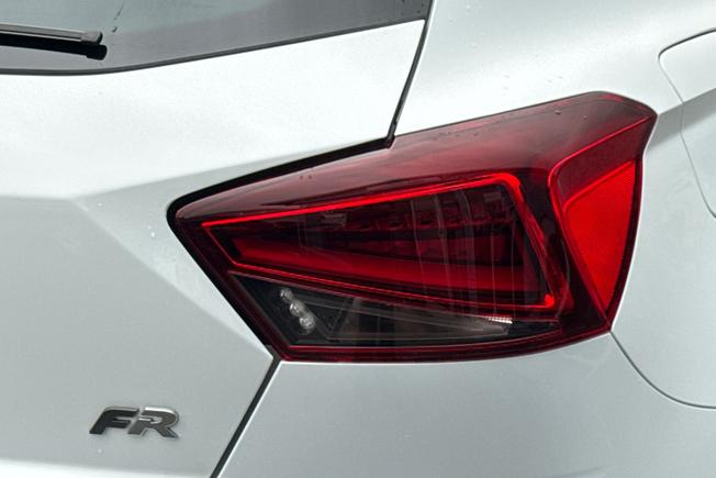 SEAT Ibiza Photo 18