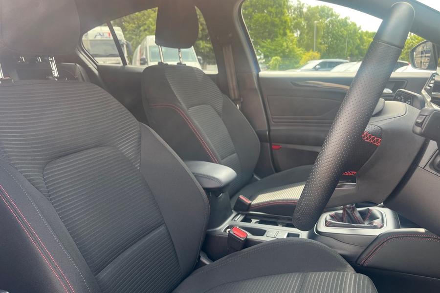 Ford Focus Photo autoimg-dff891b55ac699b862e710fc8a848b1c8be1181b.jpg