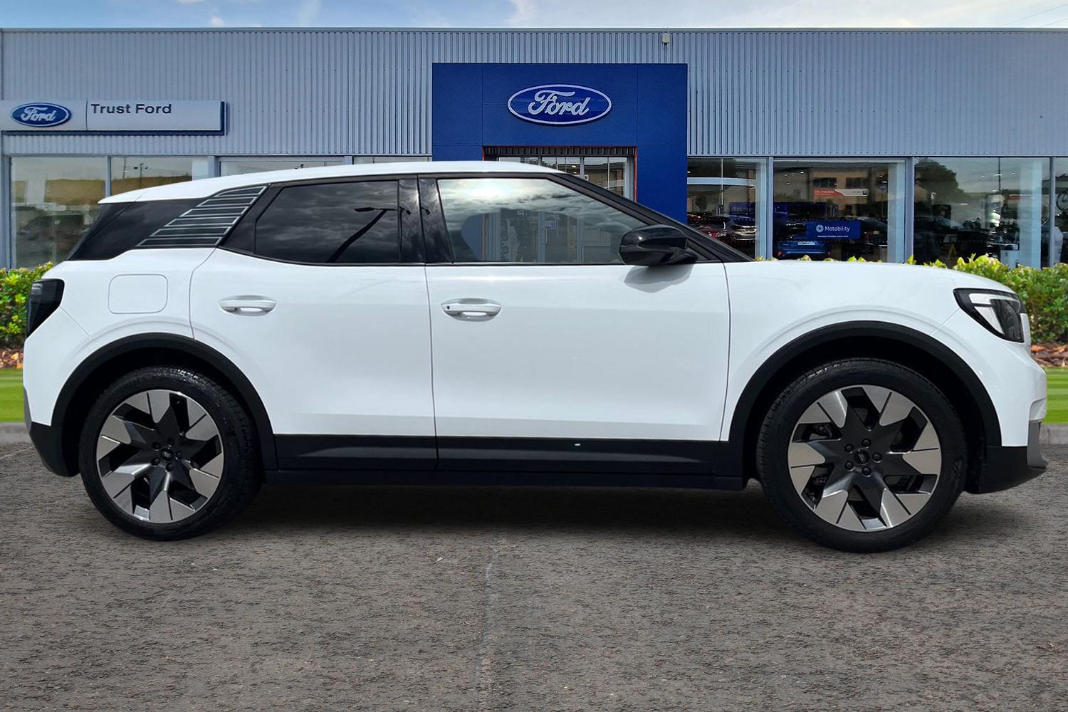 Ford Explorer Photo 2